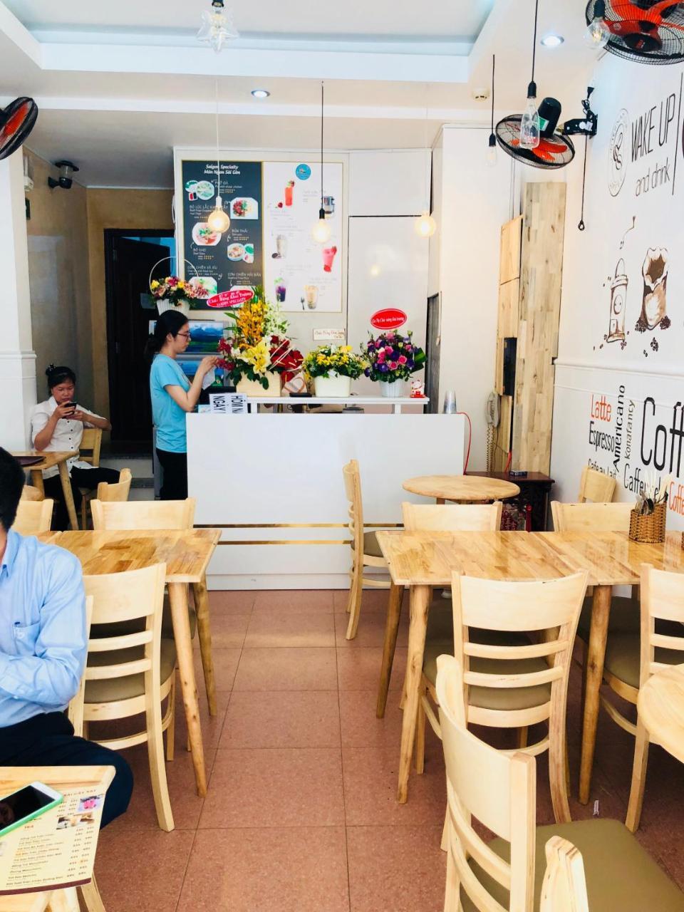 Youth House Acomodação com café da manhã  2*